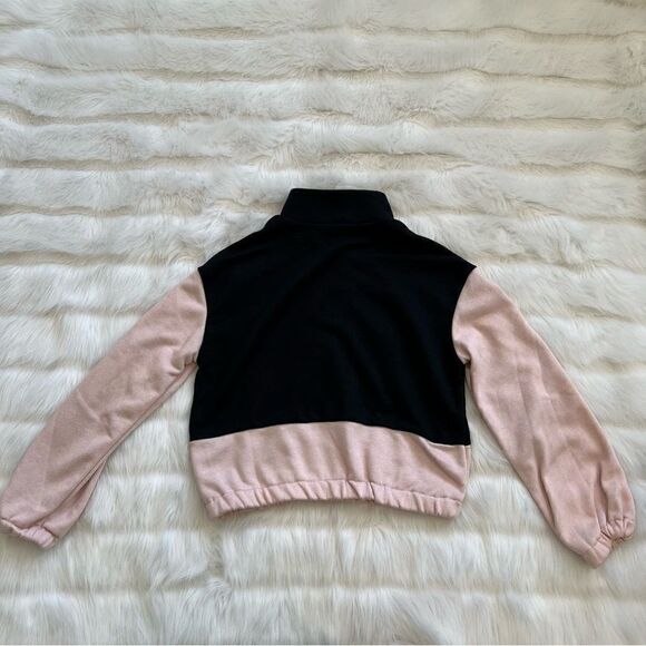 Color Block Crop Sweatshirt (10) - Picture 7 of 9